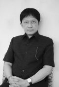 อาจารย์ ดร.พีรศักดิ์ สิริโยธิน :